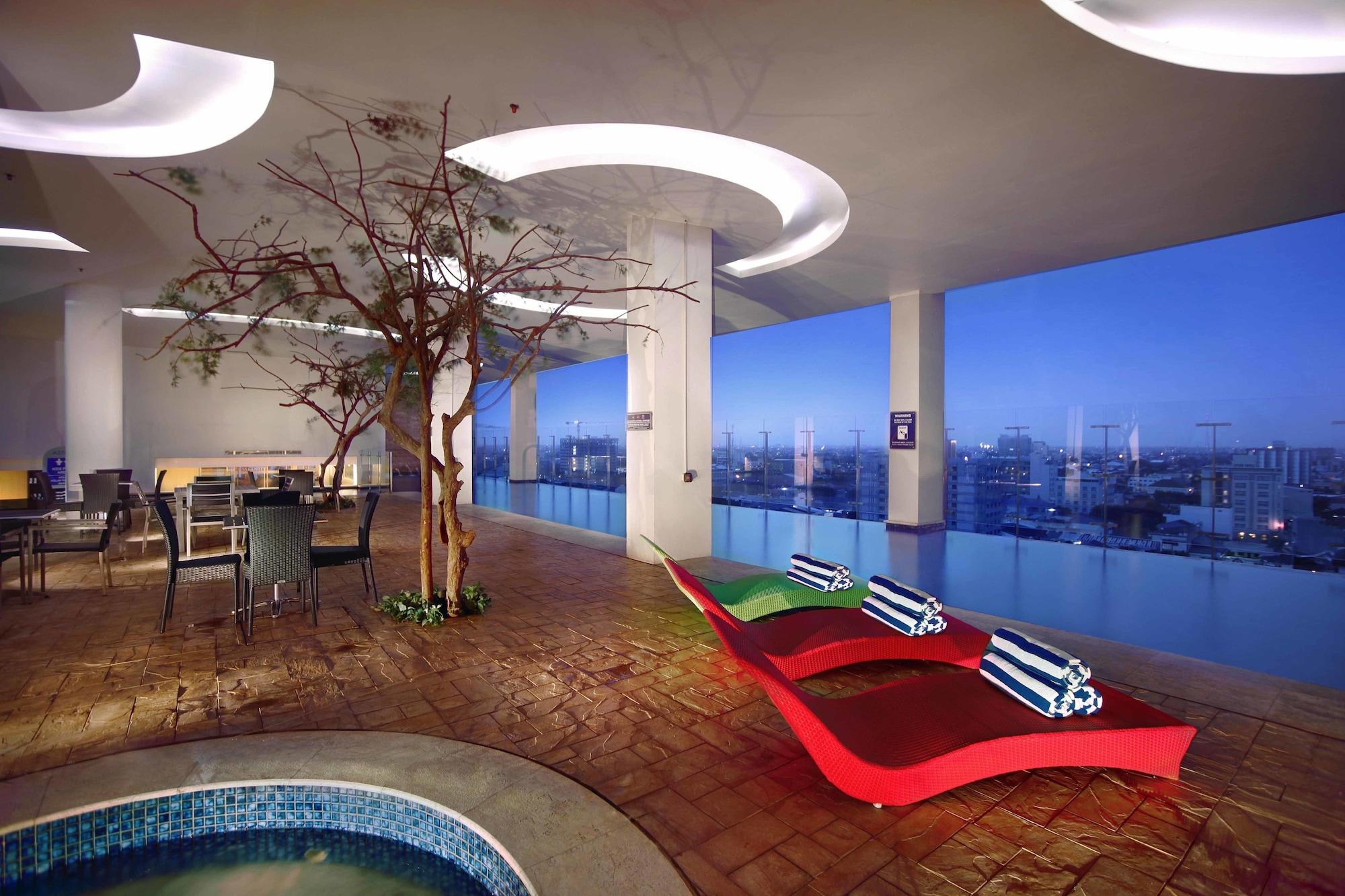 Aston Makassar Hotel&Convention Center Esterno foto