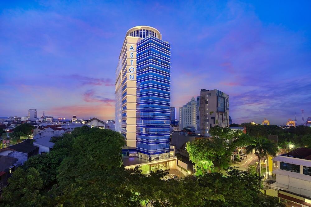 Aston Makassar Hotel&Convention Center Esterno foto