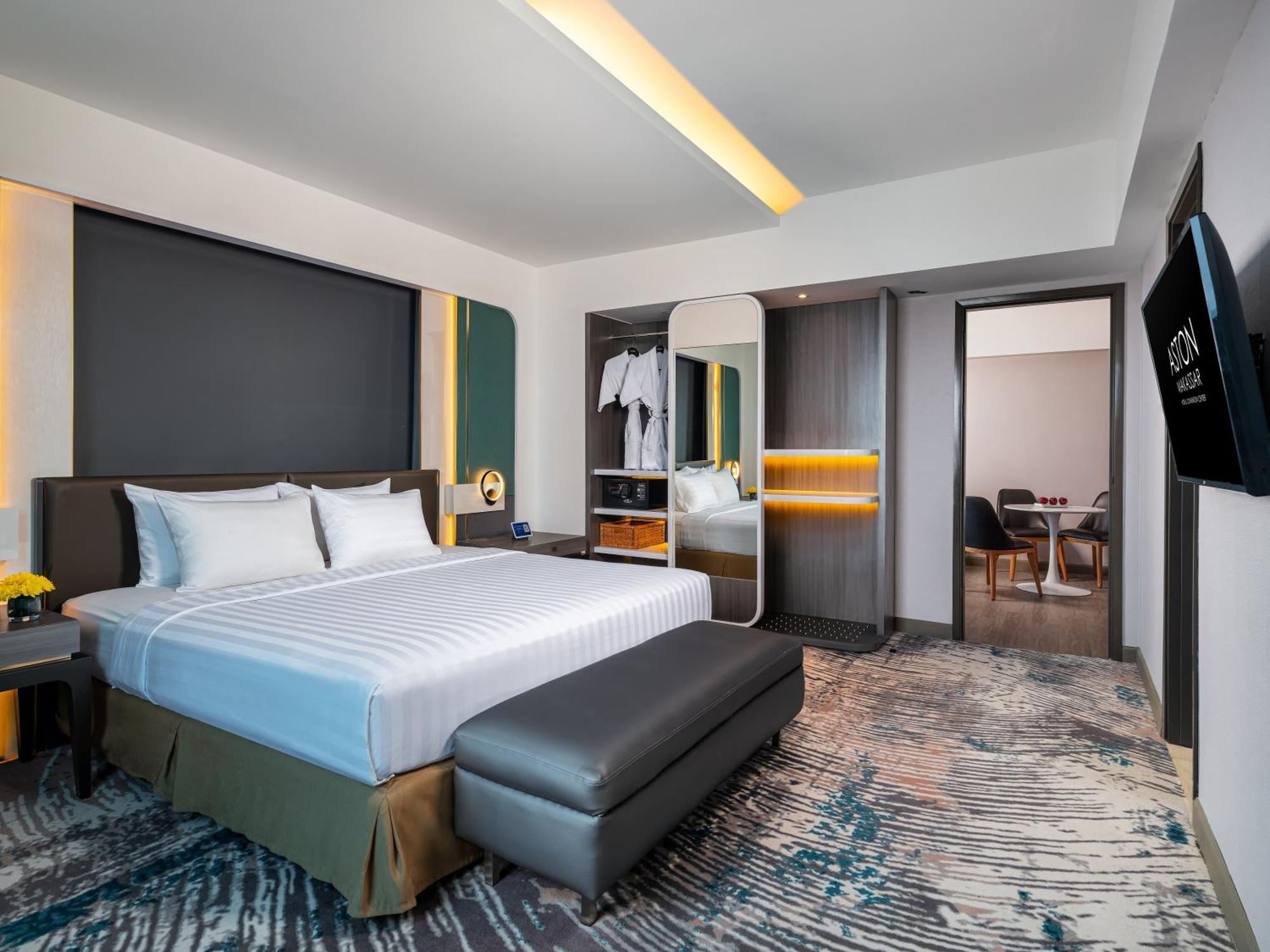 Aston Makassar Hotel&Convention Center Esterno foto