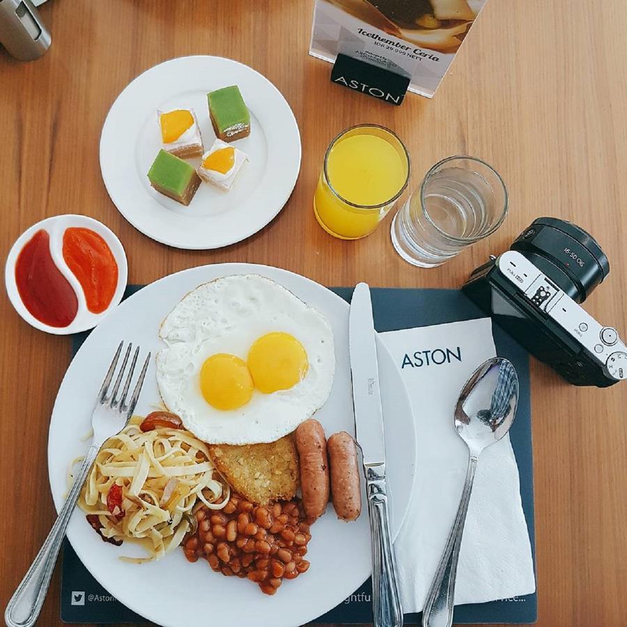 Aston Makassar Hotel&Convention Center Esterno foto